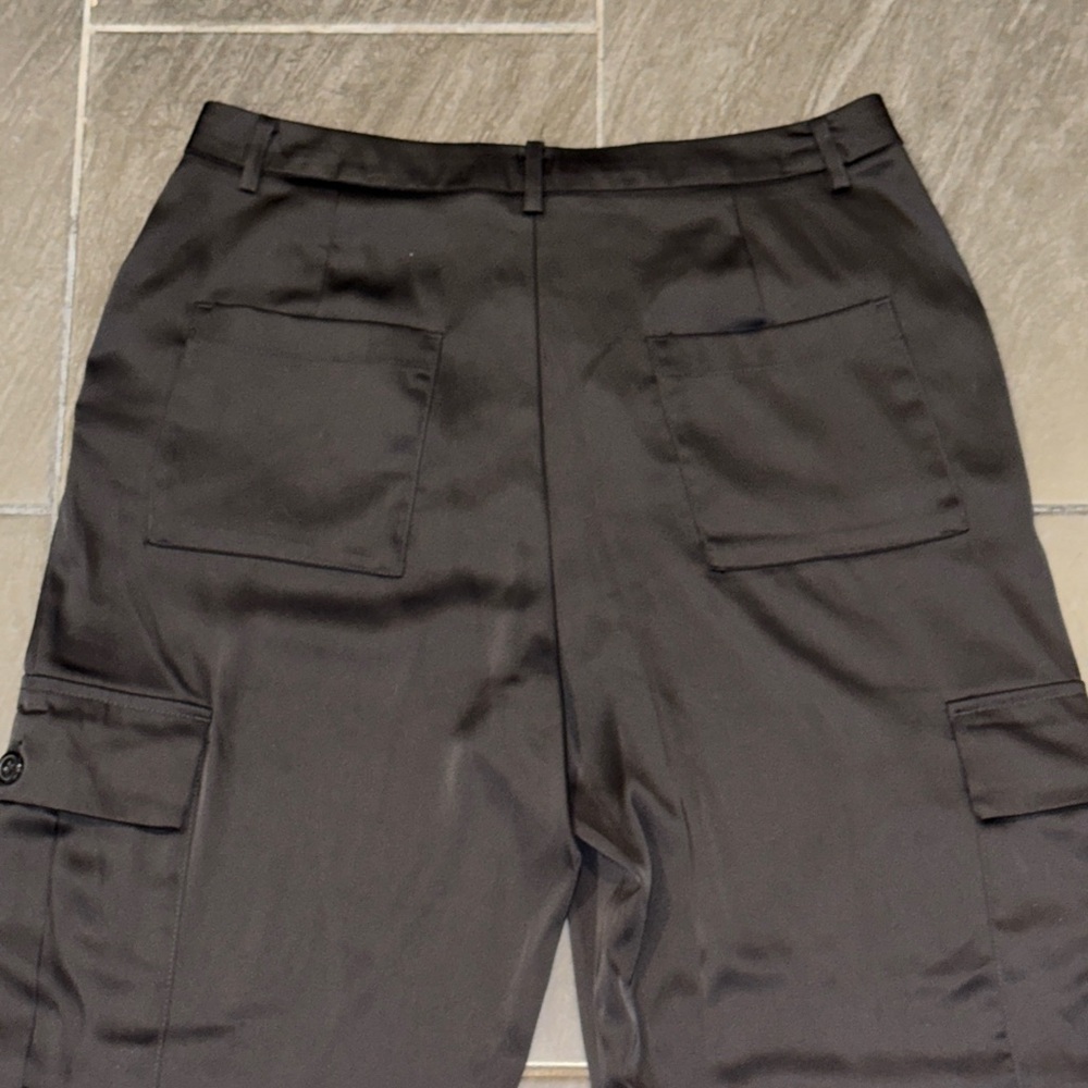 DKNY Woman’s Black Cargo Pants - Picture 15 of 15